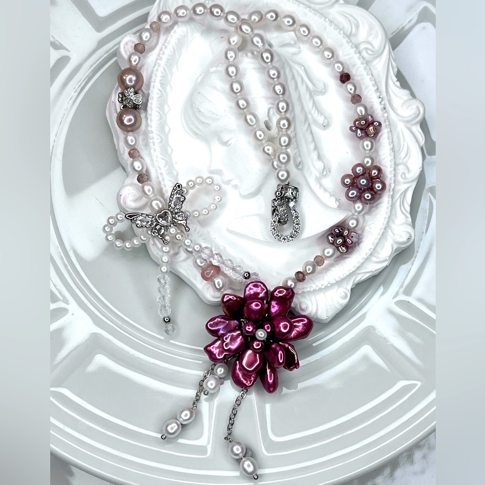 🤩🤩 Handmade Freshwater Keshi Pearl Gemstone 💎 Flower 🌺 Necklace 🎀 Pink Red